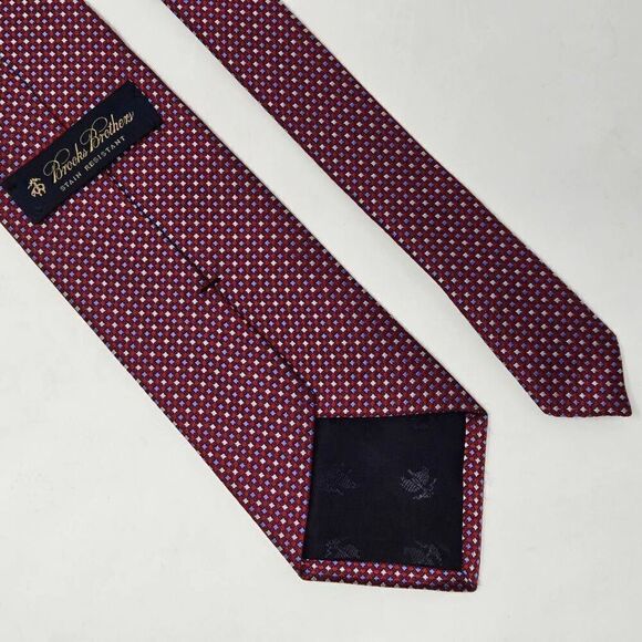 BROOKS BROTHERS SILK TIE RED WHITE BLUE MICRO SQUARE PLAID TEXTURED 3.5" X 60" - Picture 2 of 2